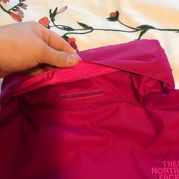 The North Face Raincoat - Picture 6 of 7